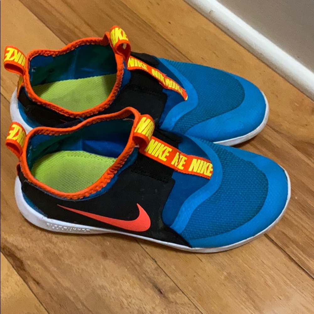 Nike boys shoes